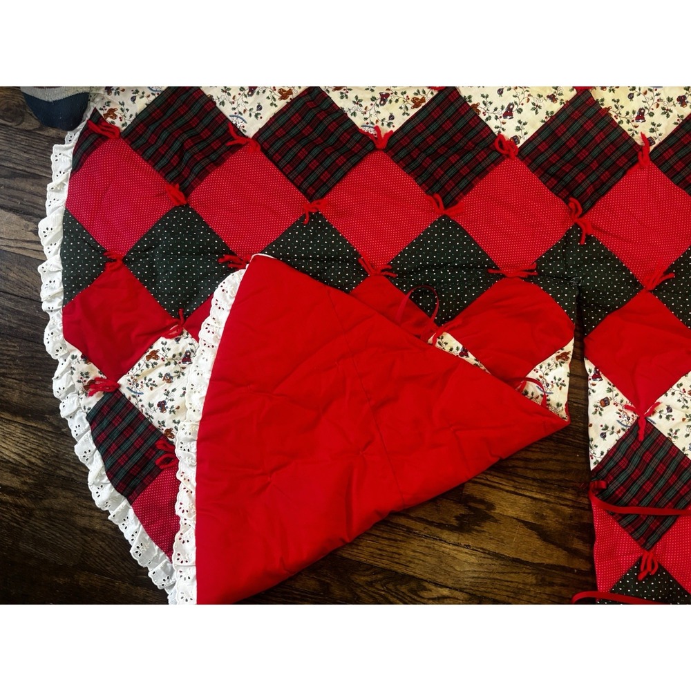58" Vintage Multicolor Hand Quilted Patchwork Christmas Tree Skirt w/Lace - Picture 7 of 8